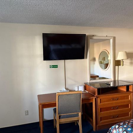 Fiesta Inn Los Angeles - เบลการ์เดนส์ ภายนอก รูปภาพ
