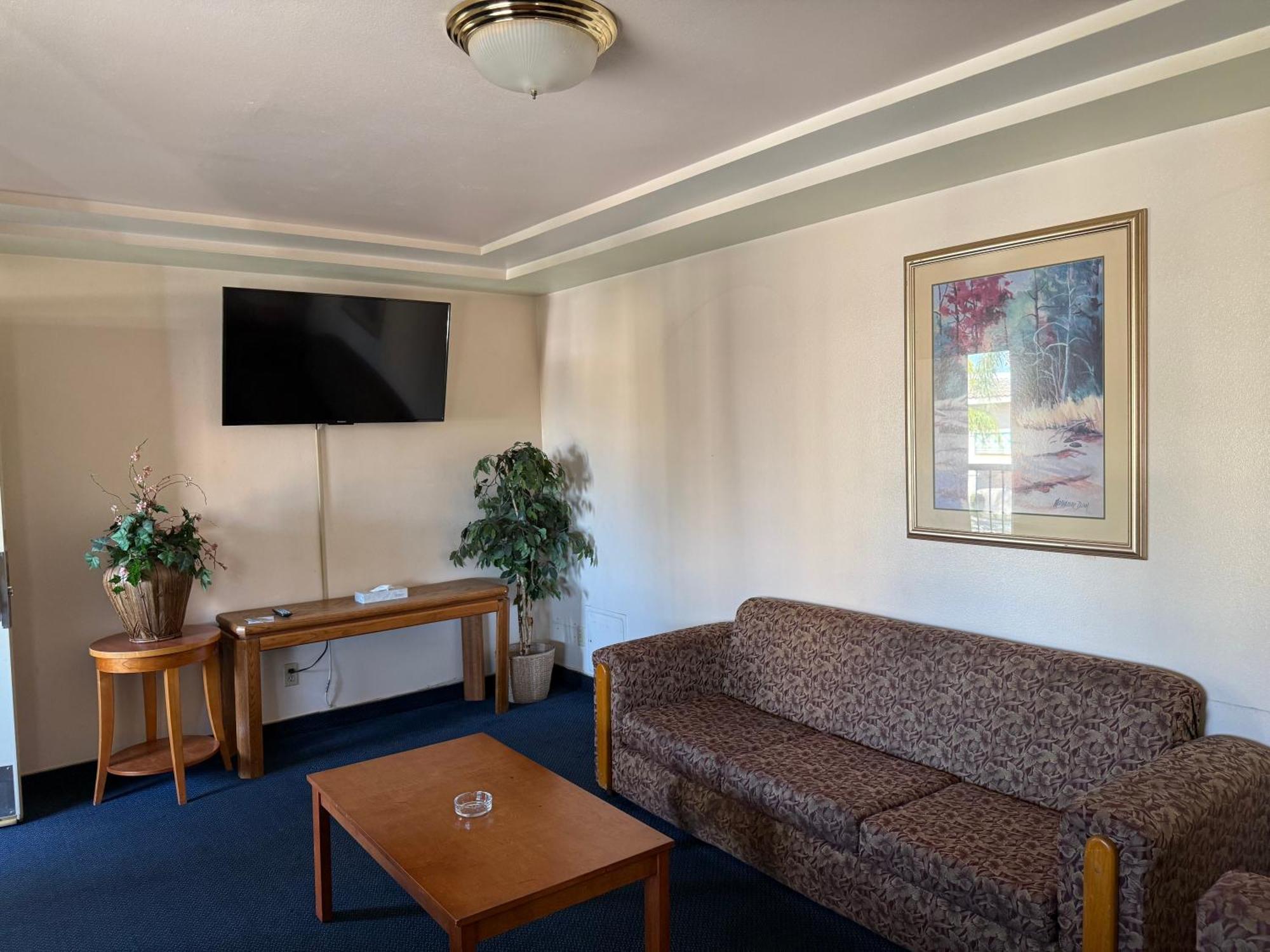 Fiesta Inn Los Angeles - เบลการ์เดนส์ ภายนอก รูปภาพ